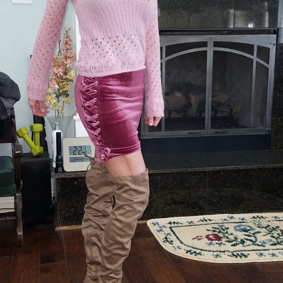 Boutique Honey Punch Dresses & Skirts - REDUCED!! Adorable lace up mini skirt